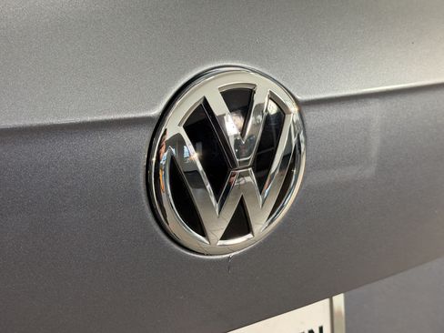 Used 2020 Volkswagen Tiguan SE R-Line FWD image 35