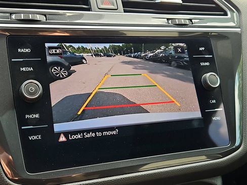Certified 2024 Volkswagen Tiguan SE R-Line AWD/4WD image 17