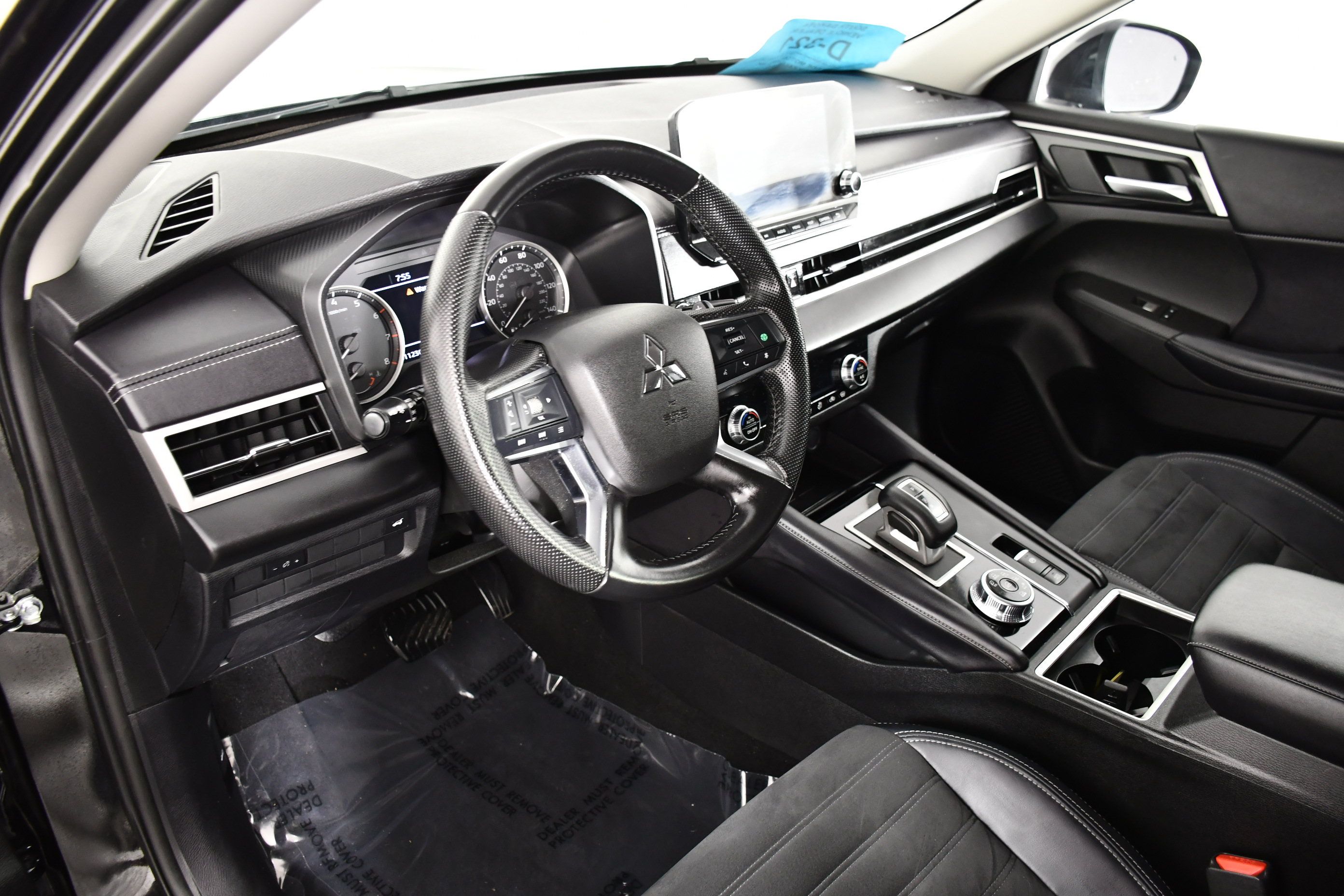 Used 2024 Mitsubishi Outlander SE AWD/4WD image 34