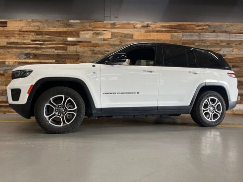 Used 2022 Jeep Grand Cherokee Trailhawk AWD/4WD image 18