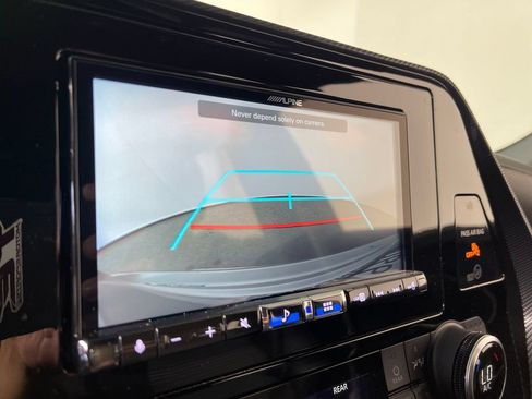 Used 2021 Toyota Highlander XSE FWD image 21