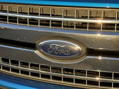 Used 2019 Ford F150 XLT w/ Equipment Group 302A Luxury image 10