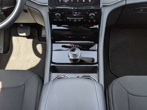 New 2026 Jeep Grand Cherokee Laredo X RWD image 20
