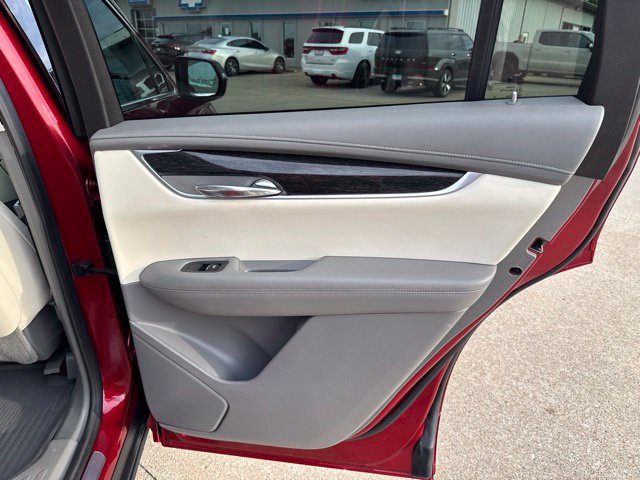 Used 2021 Cadillac XT6 Premium Luxury w/ LPO, Floor Liner Package AWD/4WD image 24