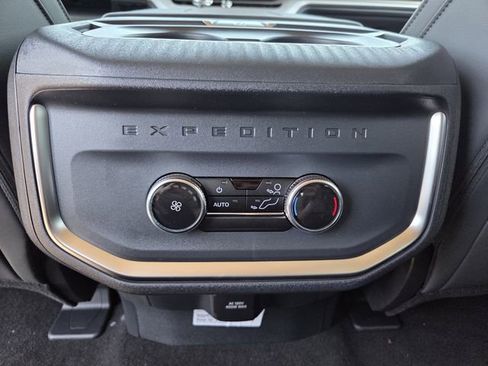 New 2026 Ford Expedition Active image 17
