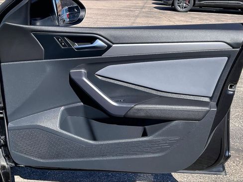 Used 2025 Volkswagen Jetta SE image 23