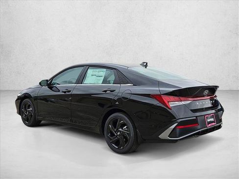 New 2026 Hyundai Elantra SEL Sport FWD image 9
