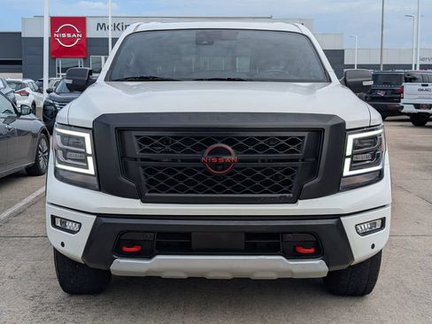 Used 2024 Nissan Titan PRO-4X w/ Pro-4x Convenience Package AWD/4WD image 6