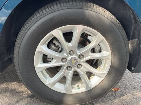 Used 2019 Chevrolet Equinox LT FWD image 12