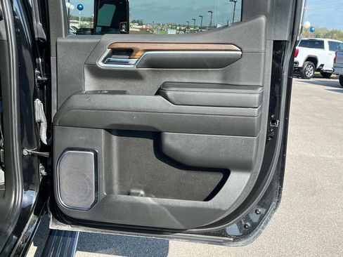 Certified 2024 Chevrolet Silverado 1500 High Country w/ High Country Premium Package AWD/4WD image 24