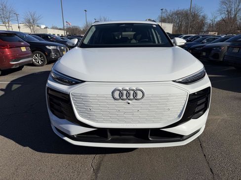 Used 2025 Audi Q6 e-tron Premium Plus w/ Premium Plus image 2