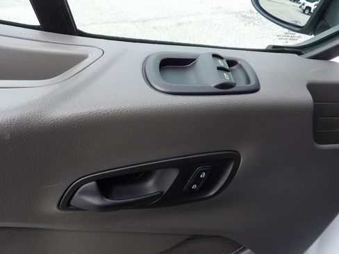 Used 2020 Ford Transit 250 Medium Roof AWD image 15