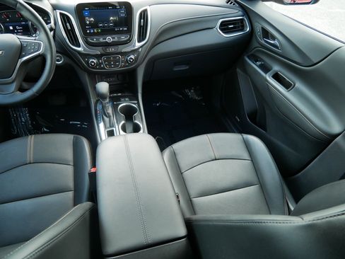 Used 2023 Chevrolet Equinox Premier AWD/4WD image 11