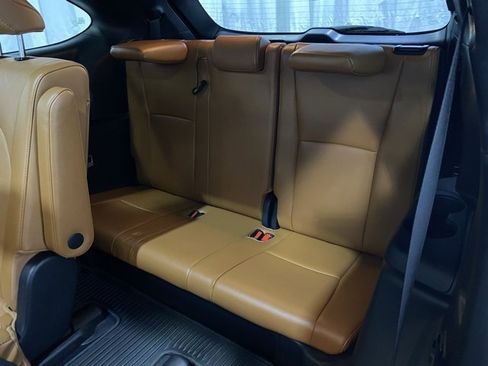 Used 2022 Toyota Highlander Platinum image 11