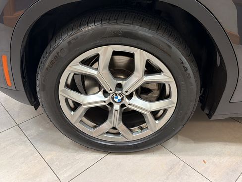 Used 2024 BMW X4 xDrive30i w/ Convenience Package AWD/4WD image 9