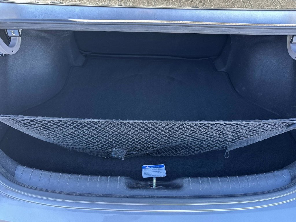 Used 2025 Hyundai Elantra Hybrid FWD image 10