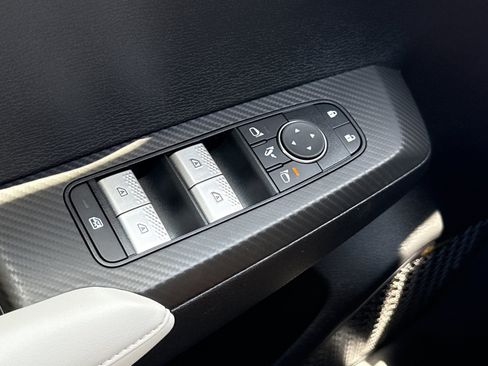 Used 2025 Mitsubishi Outlander SE FWD image 18