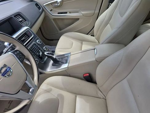 Used 2015 Volvo V60 T5 Premier w/ Convenience Package image 27