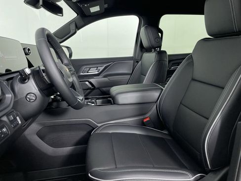 New 2025 Chevrolet Silverado EV LT image 21