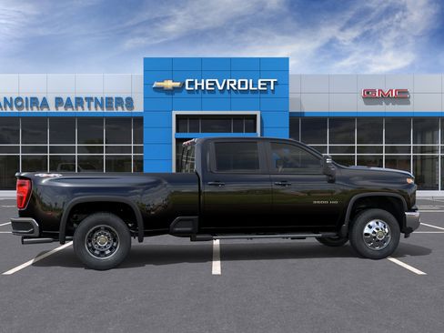 New 2026 Chevrolet Silverado 3500 LT w/ All Star Edition AWD/4WD image 6