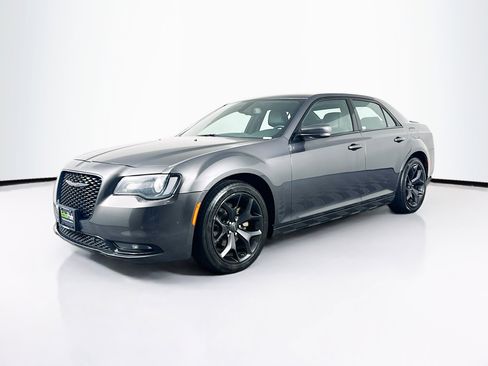 Used 2022 Chrysler 300 S RWD image 3