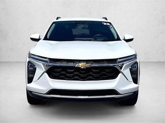 Used 2025 Chevrolet Trax LT w/ Driver Confidence Package FWD video 3