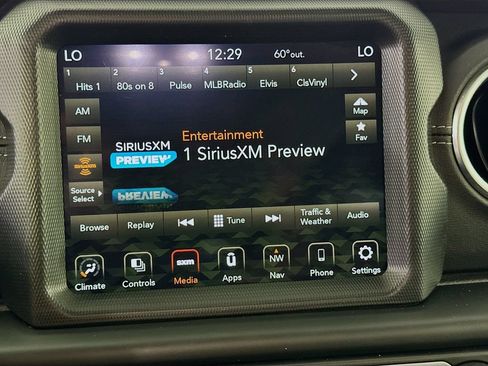 Used 2023 Jeep Wrangler Unlimited Sahara AWD/4WD image 17