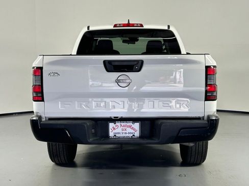 Used 2022 Nissan Frontier S RWD image 6