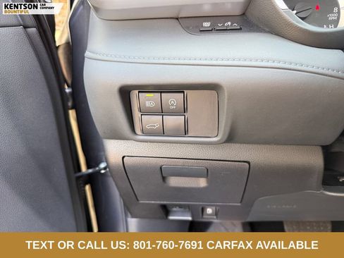 Used 2025 Toyota Highlander XLE AWD/4WD image 17