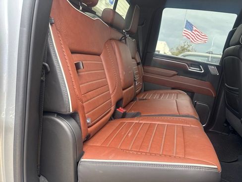 Used 2025 GMC Sierra 2500 Denali Ultimate AWD/4WD image 6