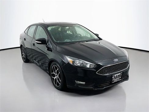 Used 2018 Ford Focus SEL image 1