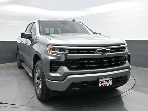 Used 2023 Chevrolet Silverado 1500 RST w/ Convenience Package II AWD/4WD image 4