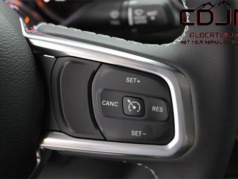 Used 2023 Jeep Gladiator Rubicon w/ Cold Weather Group image 36