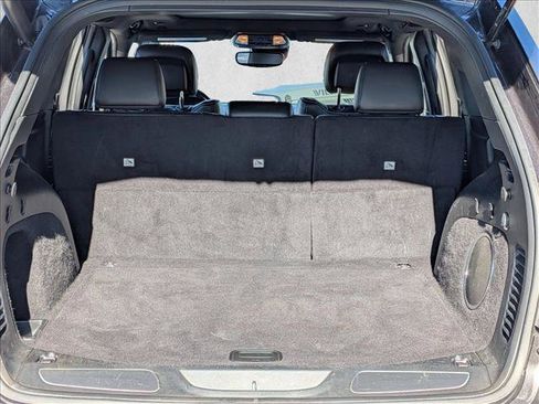 Used 2019 Jeep Grand Cherokee Overland image 6