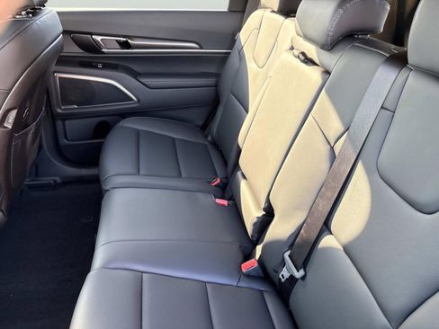 New 2025 Kia Telluride LX image 17