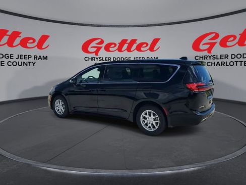 New 2026 Chrysler Pacifica Select image 5