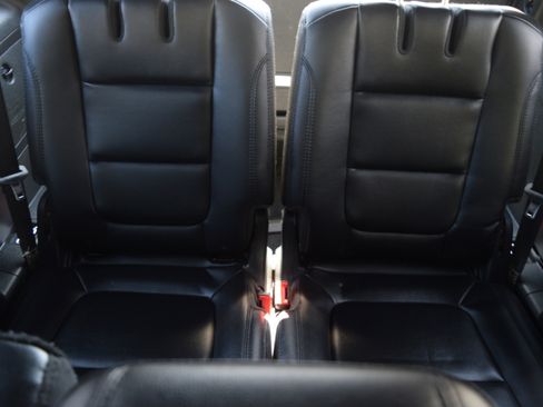 Used 2018 Ford Explorer XLT w/ Equipment Group 202A image 18