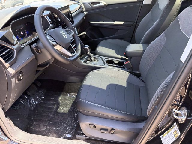 New 2026 Volkswagen Taos SE FWD image 13