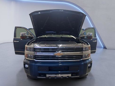 Used 2017 Chevrolet Silverado 2500 High Country AWD/4WD image 10