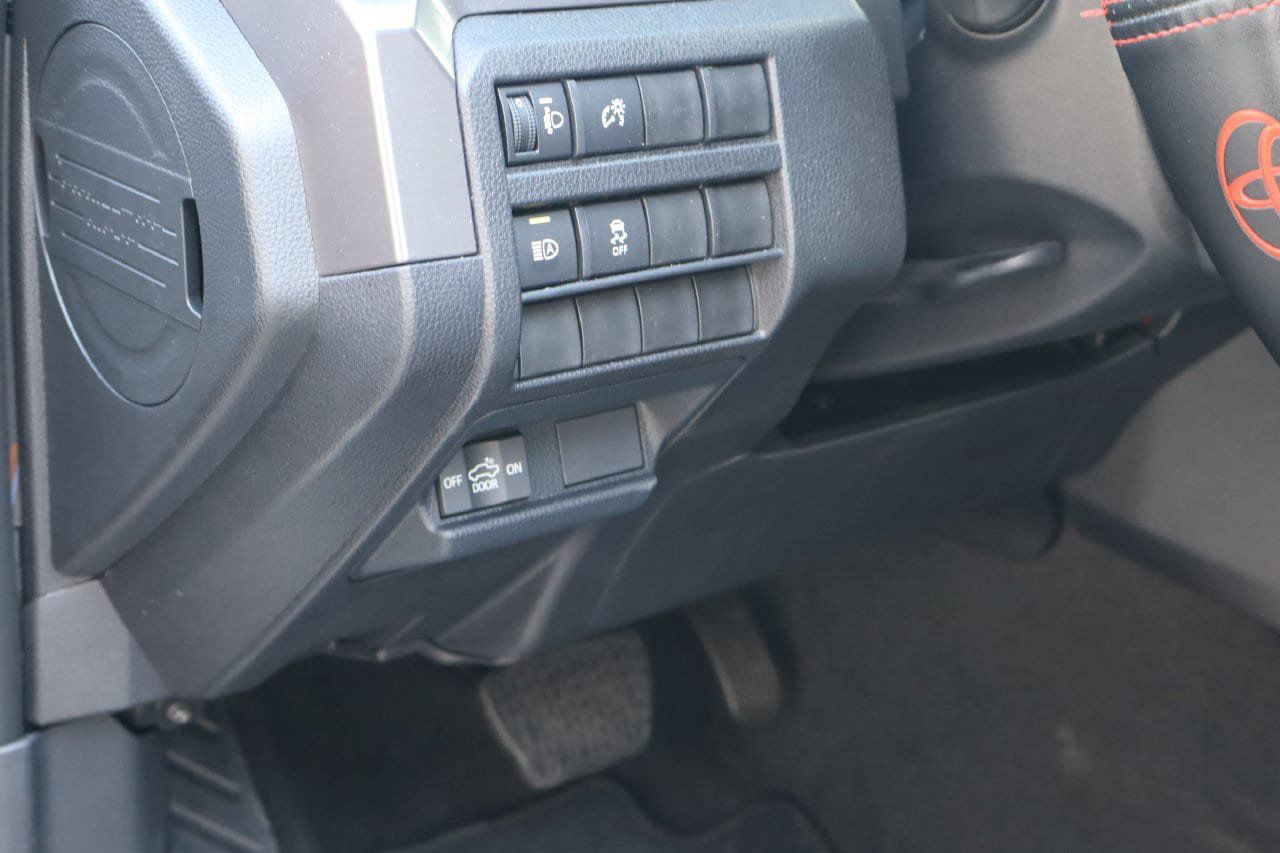 Used 2026 Toyota Tacoma SR5 AWD/4WD image 21