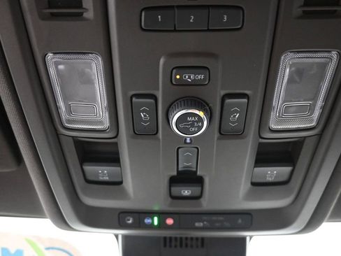 Used 2023 GMC Yukon XL Denali w/ Advanced Technology Package AWD/4WD image 22