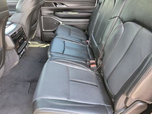 Used 2024 Jeep Wagoneer Series II w/ Flexible Seating Group AWD/4WD image 7