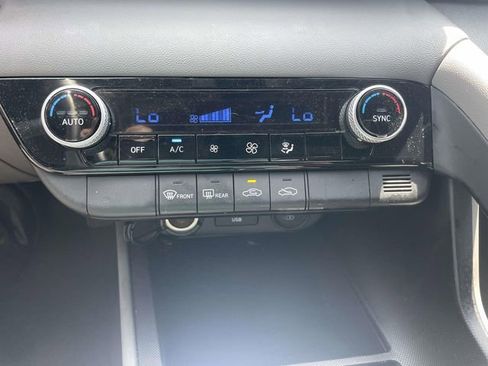 Used 2023 Hyundai Elantra SEL FWD image 27