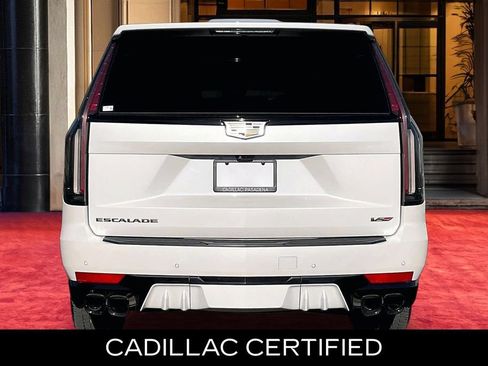 Certified 2024 Cadillac Escalade ESV V w/ Heavy-Duty Trailer Package AWD/4WD image 5