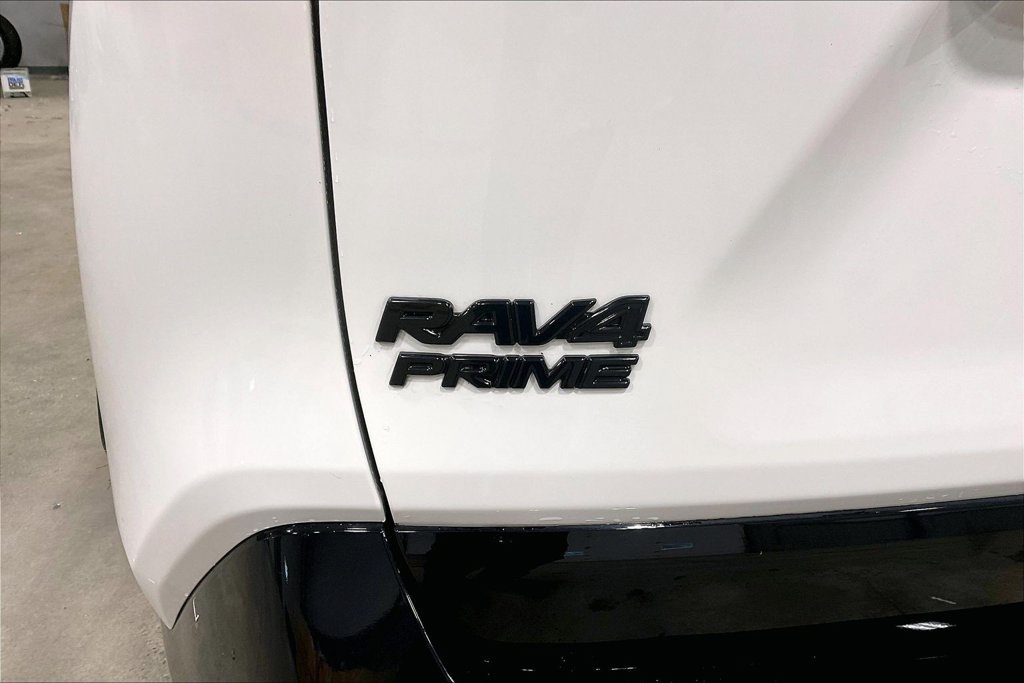 Used 2023 Toyota RAV4 SE w/ Weather & Moonroof Package AWD/4WD image 25