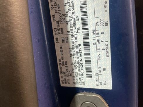 Used 2022 Ford Escape SE w/ SE Sport Appearance Package image 33