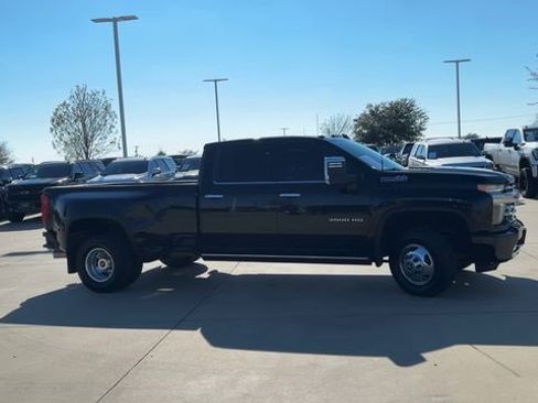 Used 2022 Chevrolet Silverado 3500 High Country image 2