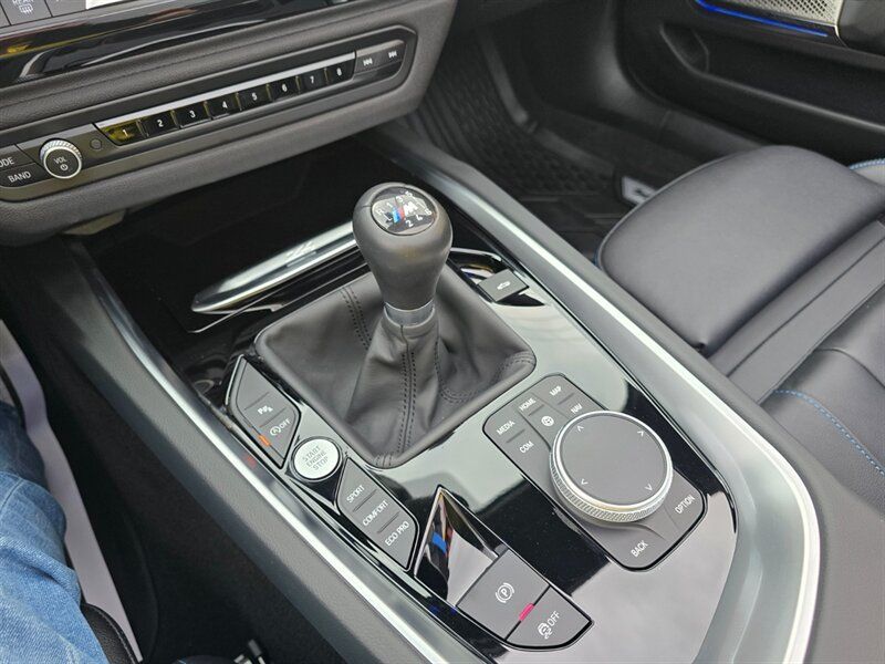 Used 2025 BMW Z4 M40i w/ Edition RWD image 31