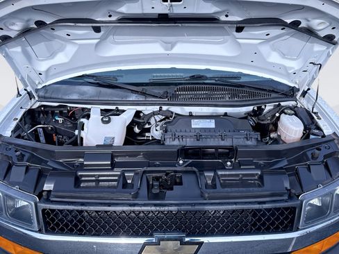 Used 2022 Chevrolet Express 2500 w/ Driver Convenience Package image 21