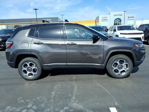 Used 2022 Jeep Compass Trailhawk w/ Trailhawk Convenience Group AWD/4WD image 27